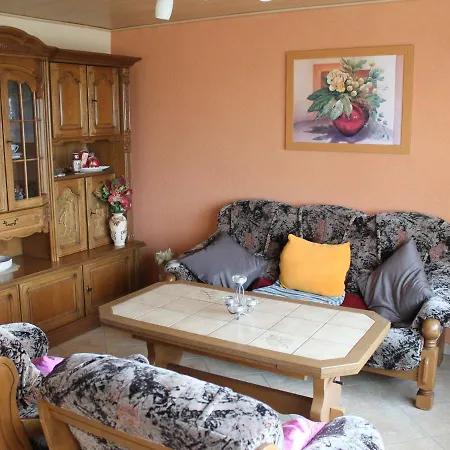 Comfy In Brusow With Garden Kropelin